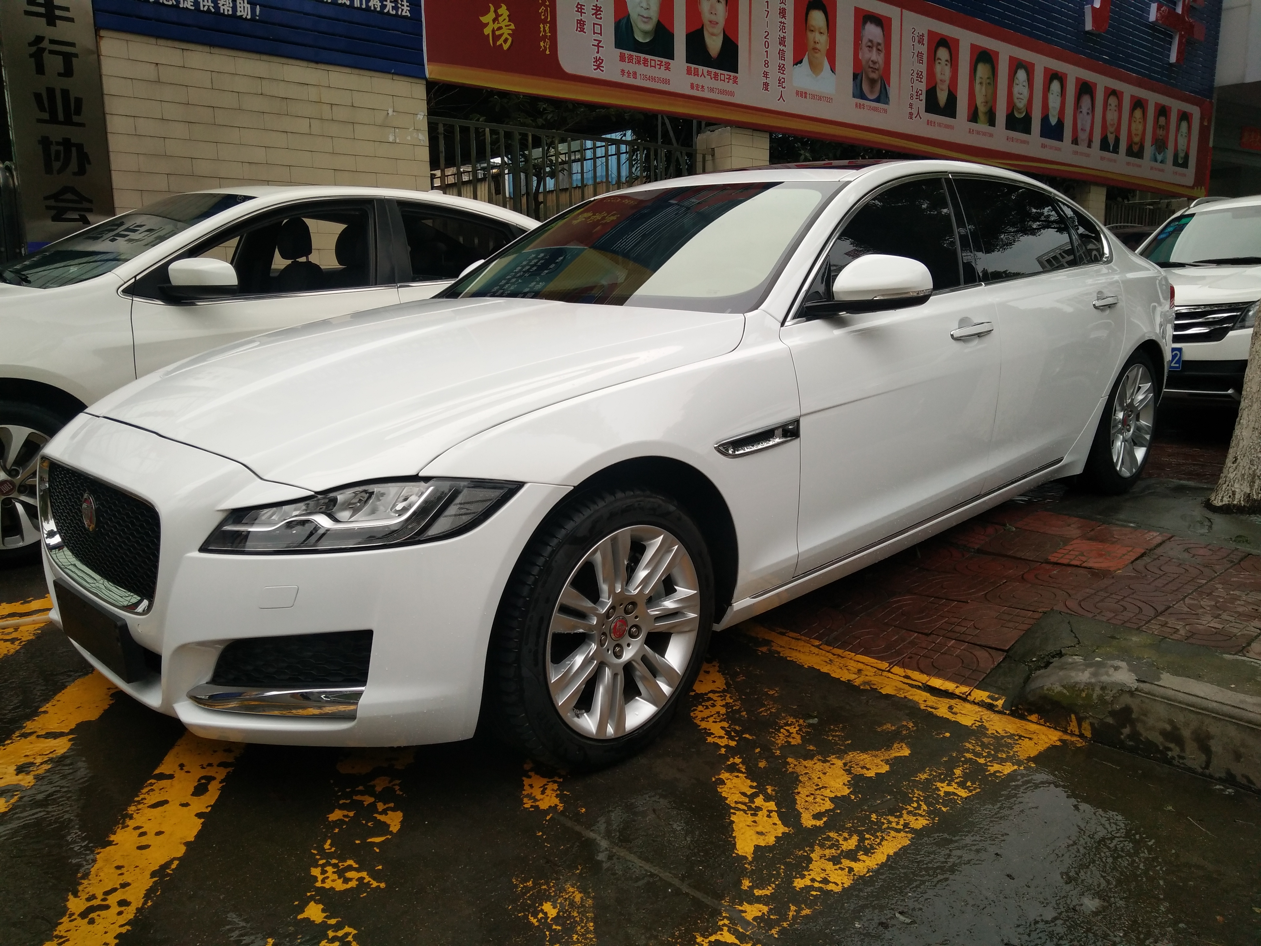 捷豹捷豹xfl2018款 捷豹xfl xfl 2.0t 250ps 豪华版